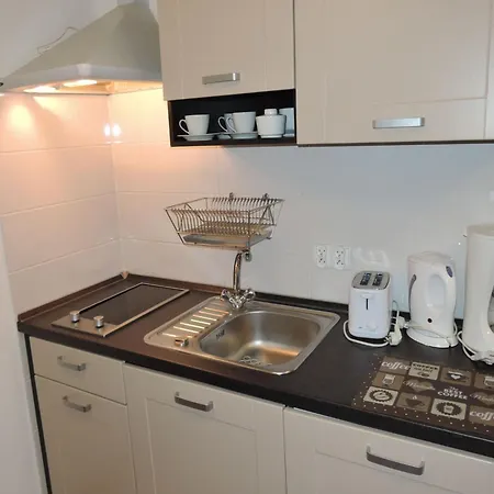 بيت للعطل With Bbq & Garden